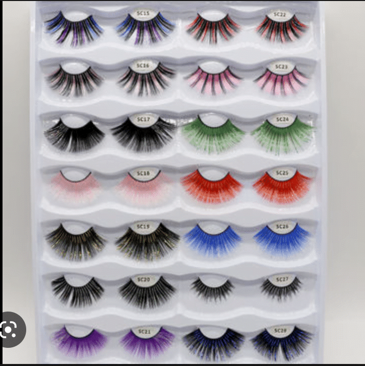 A-behind-the-scenes-look-of-Lashes-Factory-in-the-eyelash-industry-3