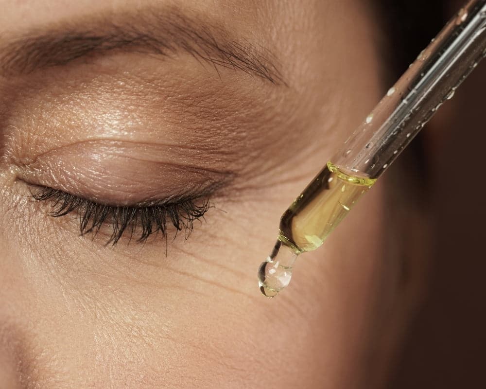 how-to-remove-eyelash-extensions-after-heavy-makeup