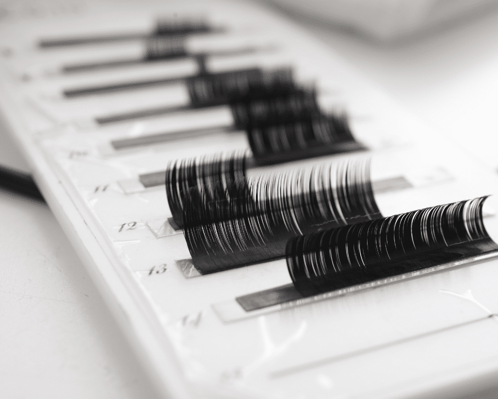 choosing-the-right-bulk-eyelash-extensions-and-other-supplies-5