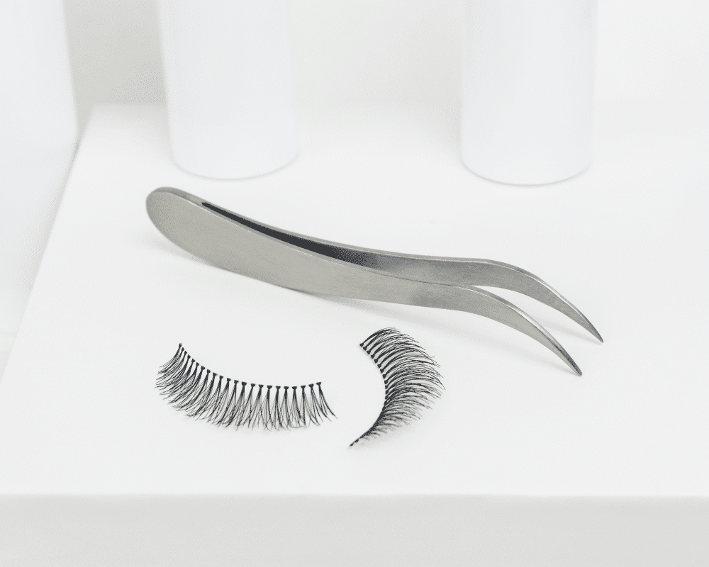 choosing-the-right-bulk-eyelash-extensions-and-other-supplies-6
