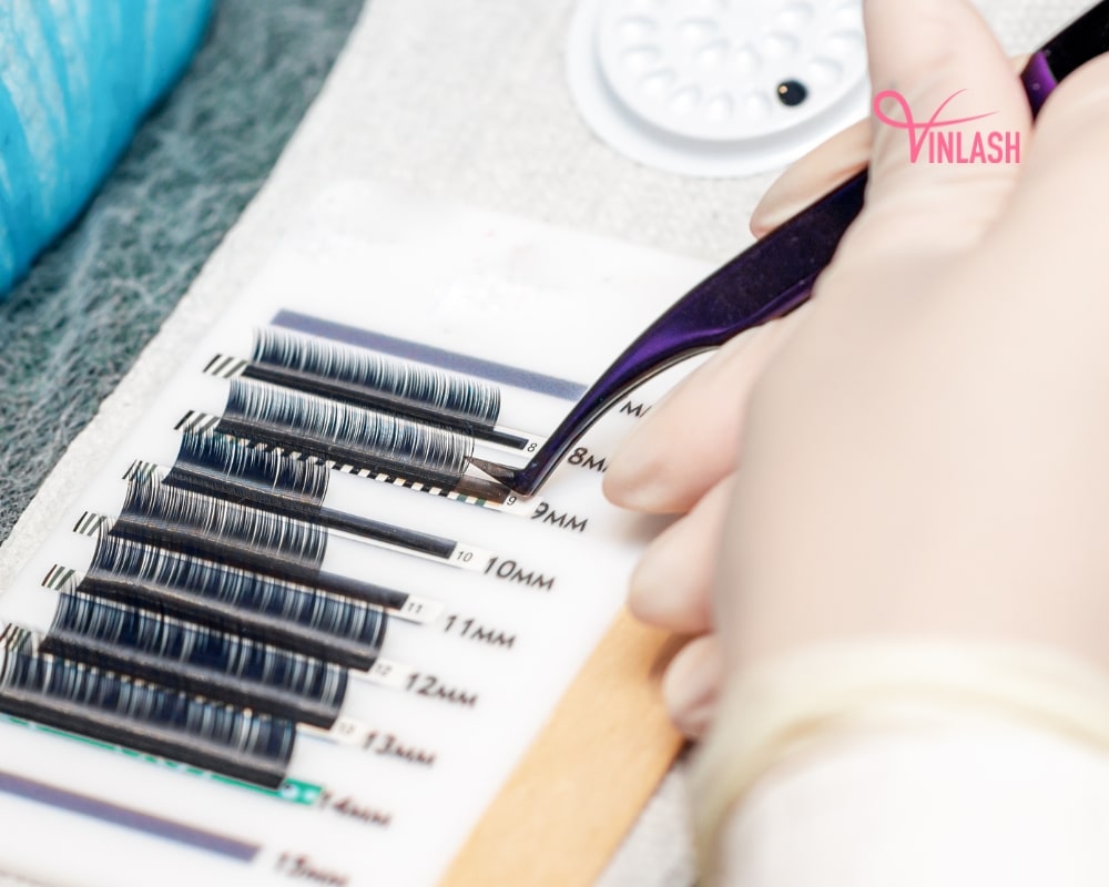choosing-a-reliable-eyelash-extension-manufacturer-for-your-business-4