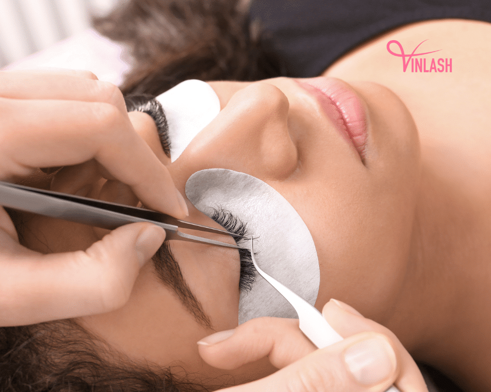 the-ultimate-guide-to-buying-eyelash-extension-products-wholesale-9