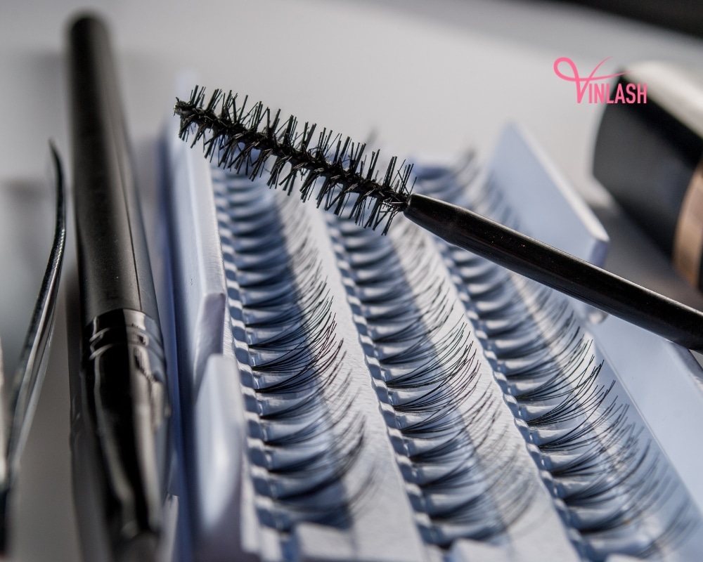 the-beauty-entrepreneurs-guide-to-eyelash-extension-wholesale-private-label-3
