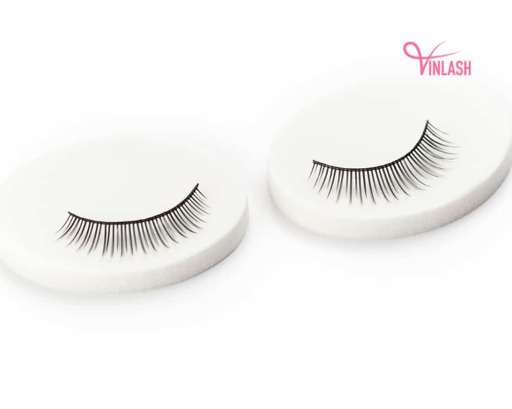 the-beauty-entrepreneurs-guide-to-eyelash-extension-wholesale-private-label-8