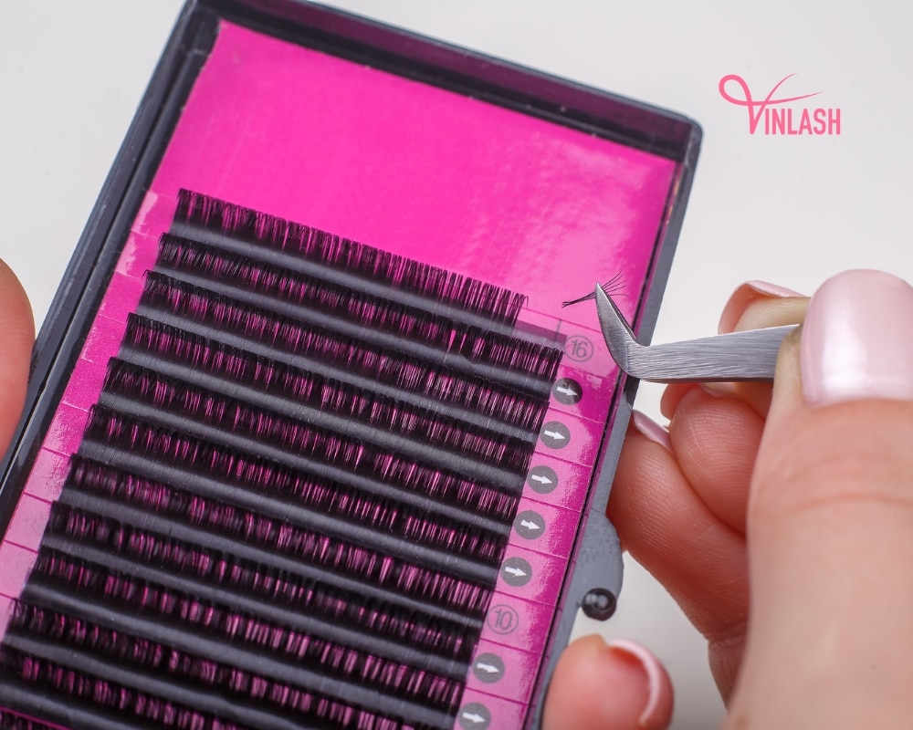 a-comprehensive-guide-to-individual-eyelash-extension-trays-6
