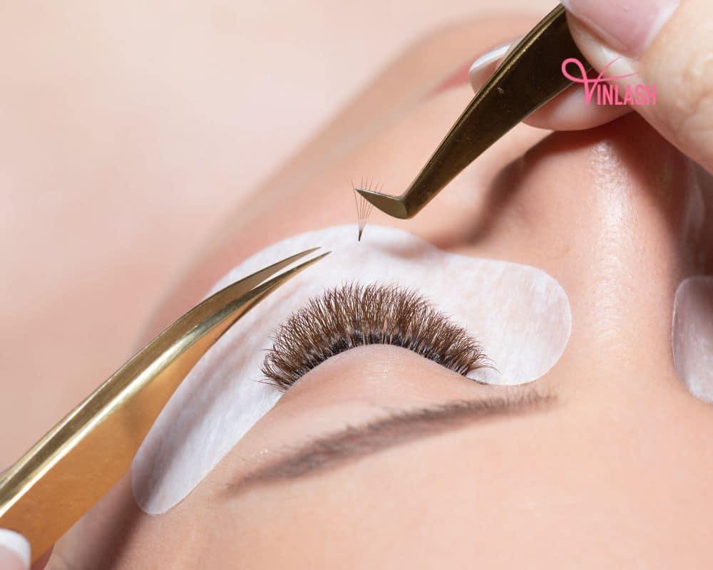 the-ultimate-guide-to-buying-lash-extension-supplies-for-your-lash-business-5