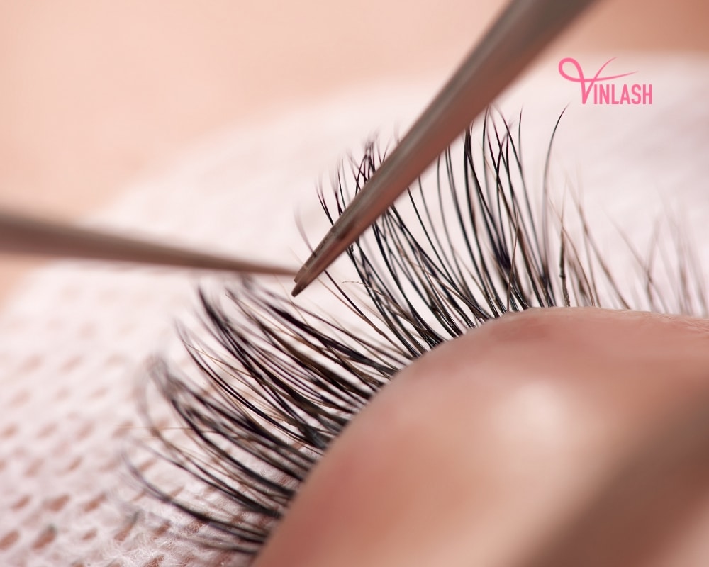 criteria-to-select-the-best-quality-lash-extension-supplies-for-your-success-3