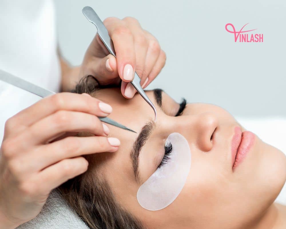 your-comprehensive-guide-to-bulk-eyelash-extension-supplies-3