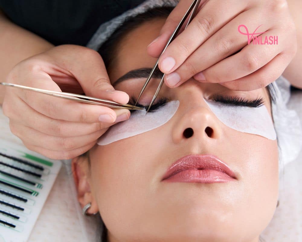 your-comprehensive-guide-to-bulk-eyelash-extension-supplies-4