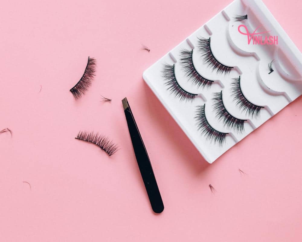 elevate-your-eyelash-game-with-essential-lash-extension-tools-and-supplies-3