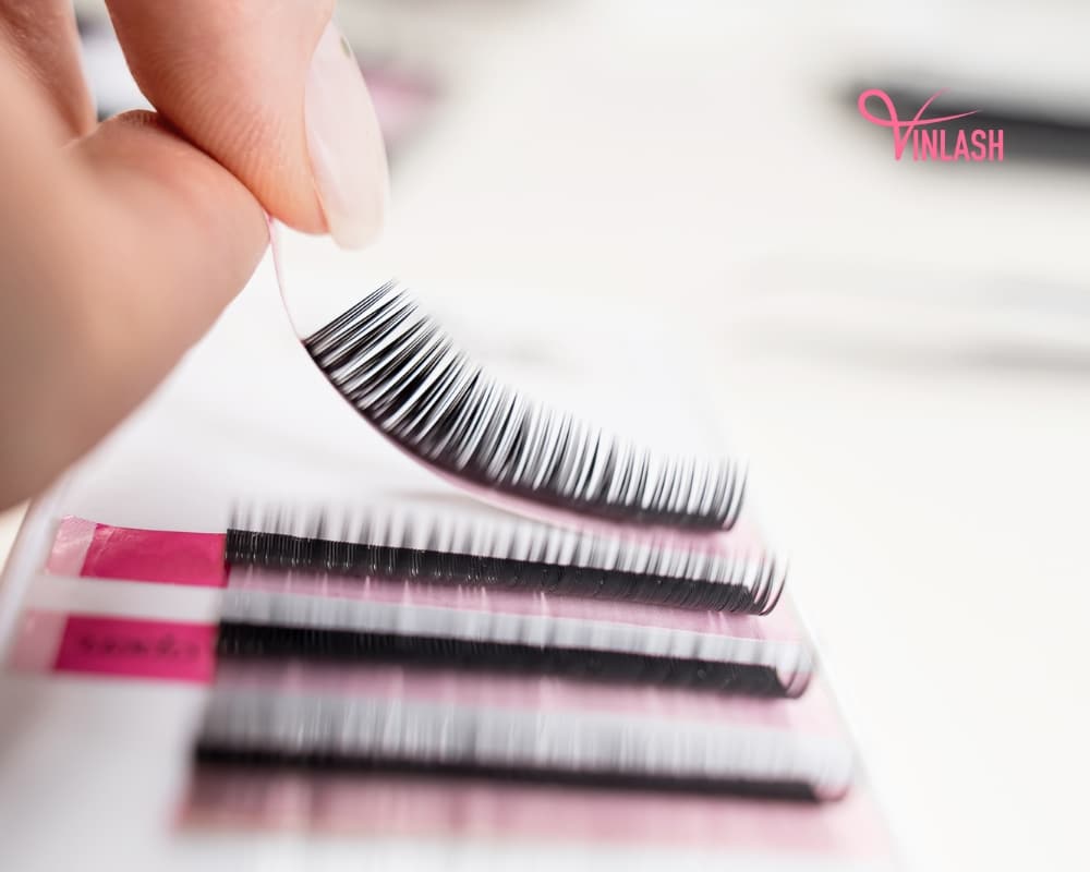 how-to-maximize-your-profits-when-buying-faux-mink-lash-extensions-wholesale-7