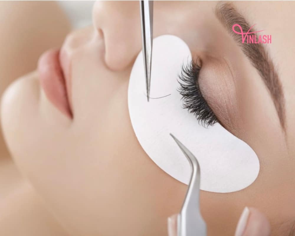 upgrade-your-lash-business-with-human-hair-eyelash-extensions-wholesale-3