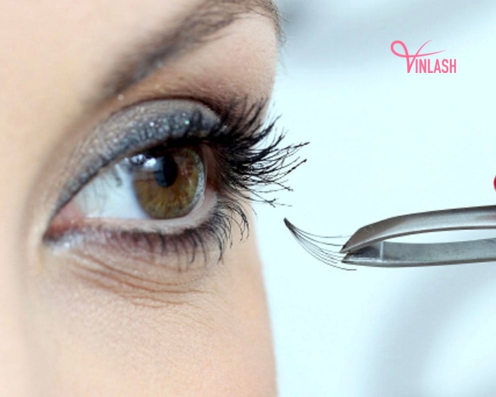 upgrade-your-lash-business-with-human-hair-eyelash-extensions-wholesale-4