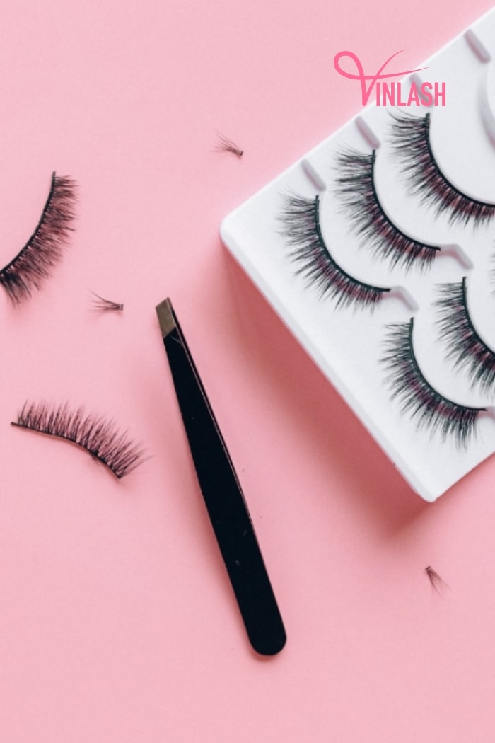 discover-the-factors-to-elevate-the-glamour-quewel-lashes-wholesale-4