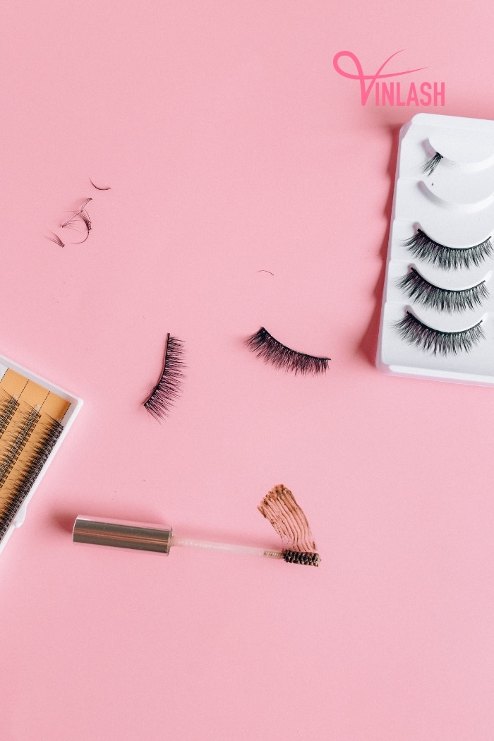 guide-to-finding-and-working-with-reputable-strip-lash-suppliers-7