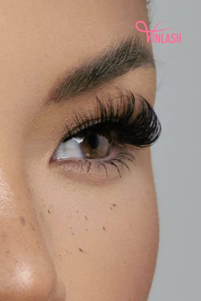 Definition of Russian lash extensions